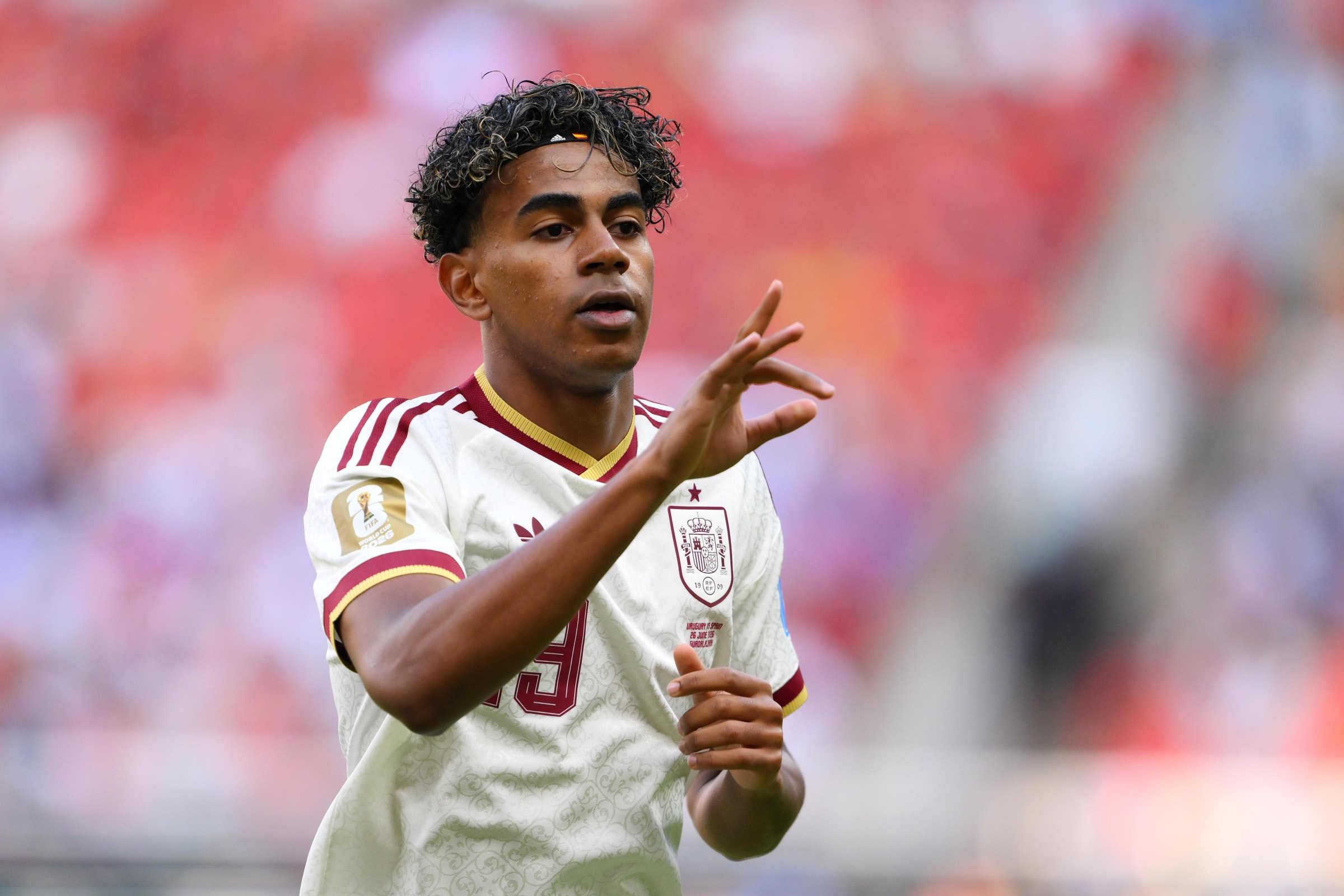 Lamine Yamal celebra un gol con la selección de España en el Mundial 2026