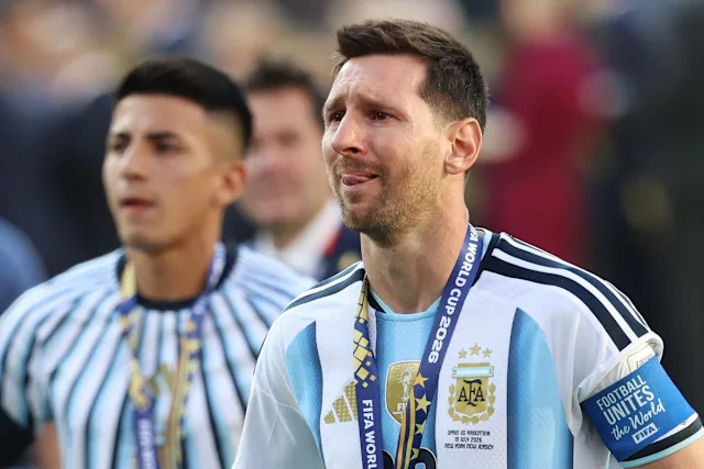 Lionel Messi con lágrimas en los ojos al salir del MetLife Stadium tras la derrota de Argentina ante España en la final del Mundial 2026
